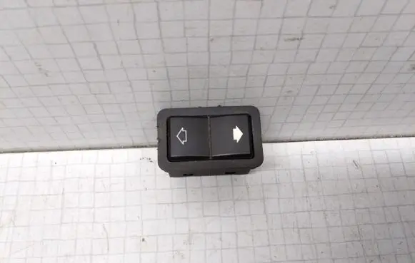 BMW 5 E39 Electric window control switch 8368974
