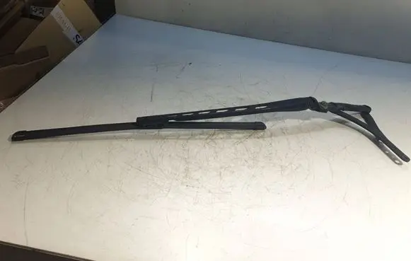 BMW 5 E60 E61 Front wiper blade arm 17903 S066EL