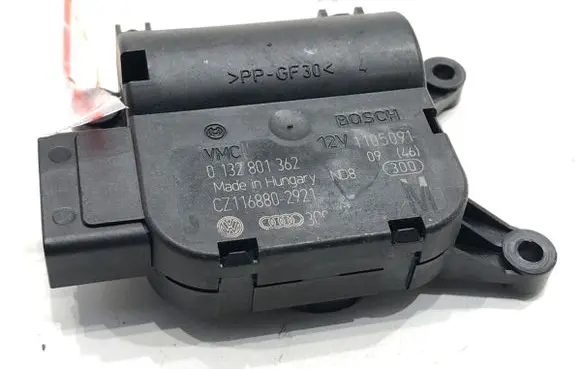 Volkswagen Tiguan Air flap motor/actuator 0132801362