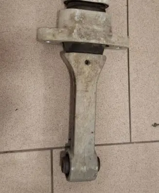 Hyundai ix35 Gearbox mounting bracket 219572S000