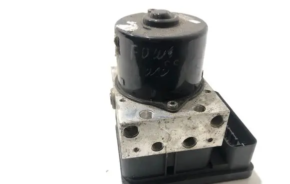 Ford Focus ABS Pump 8M512C405EA