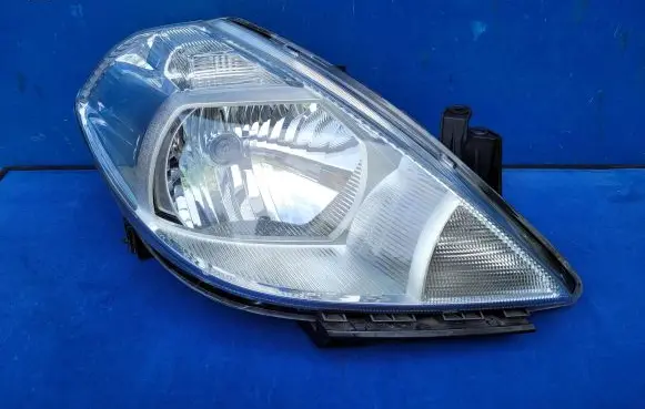 Nissan Tiida C11 Headlight/headlamp 26010EM00A