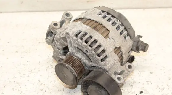 BMW 1 E81 E87 Generator/alternator 7550469