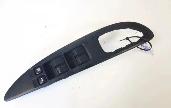Nissan Primera Electric window control switch