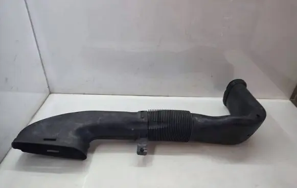 Mercedes-Benz E W212 Air intake duct part A6510903437