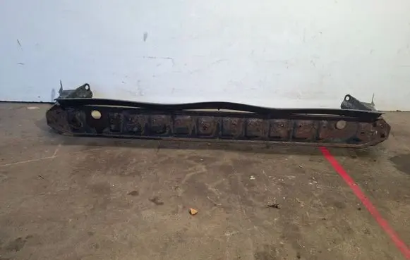 Volvo V70 Bottom radiator support slam panel 