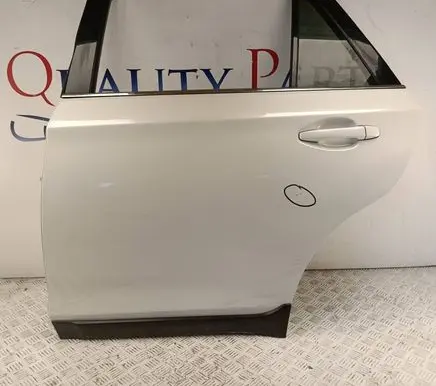 Subaru Outback (BS) Rear door 