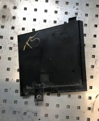 Volkswagen Transporter - Caravelle T5 Battery tray heat shield 7H0915438A