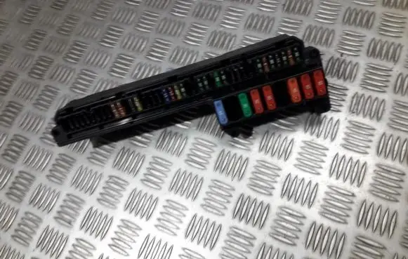 BMW 5 E60 E61 Fuse box set 25613290 61146957830