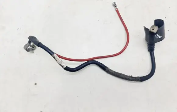 Volkswagen PASSAT B6 Positive cable (battery) 1K0971228L