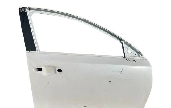 KIA Ceed Front door