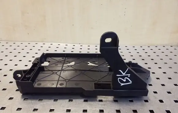 Audi Q5 SQ5 Sound amplifier holder/bracket 8R0035464