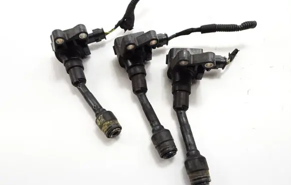 Ford Fiesta High voltage ignition coil CM5G12A366CB 3Y07 D5E1G