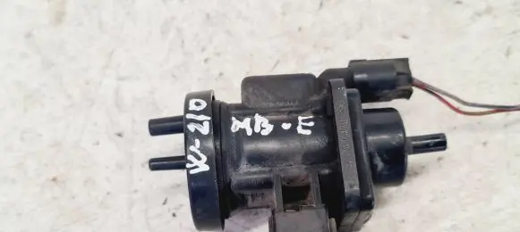 Mercedes-Benz E W210 Turbo solenoid valve 4715396 A0005450427