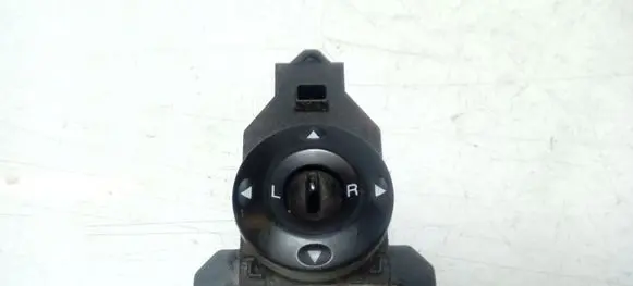 Hyundai Santa Fe Wing mirror switch 371480