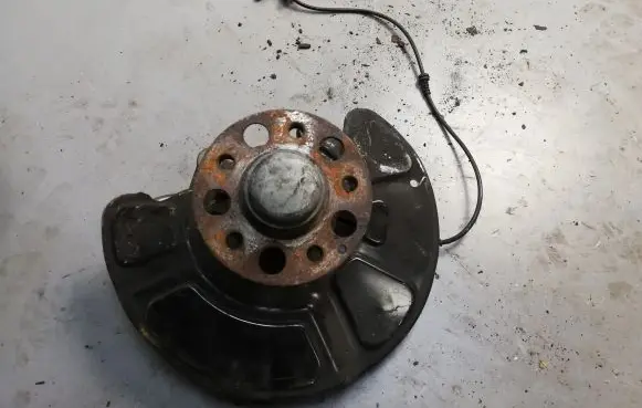 Mercedes-Benz E W212 Front wheel hub