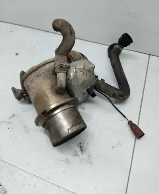 Volkswagen Jetta VI EGR valve cooler 04L131512L