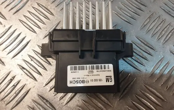 Opel Insignia A Heater blower fan relay F011500056