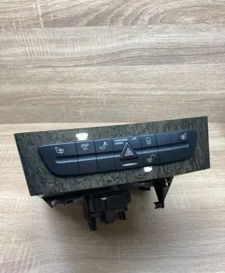 Mercedes-Benz CLS C219 Hazard light switch A2116800552