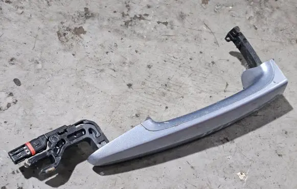 BMW X6 E71 Rear door exterior handle 7138354
