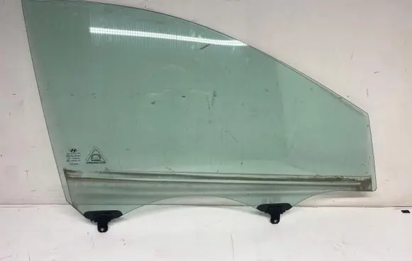Hyundai Tucson TL Front windscreen/windshield window 