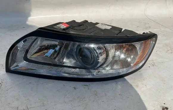 Volvo V50 Headlight/headlamp 31265698