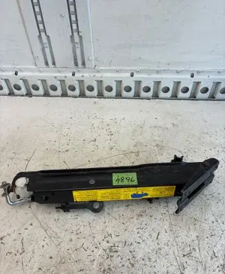 Mercedes-Benz ML W163 Lift Jack A1635800018