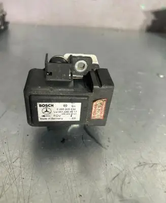 Mercedes-Benz E W210 ESP acceleration yaw rate sensor 0005422481 0265005230 0015404517