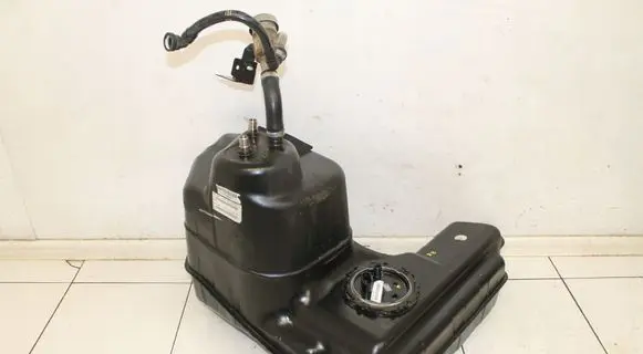 Audi R8 42 Fuel tank 420201022D