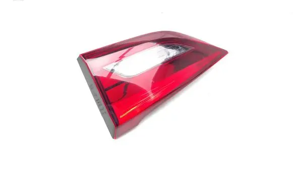 Toyota Avensis T270 Tailgate rear/tail lights