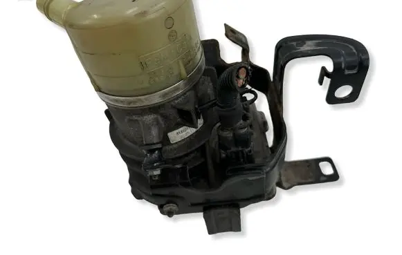 Volvo XC60 Power steering pump 31329145