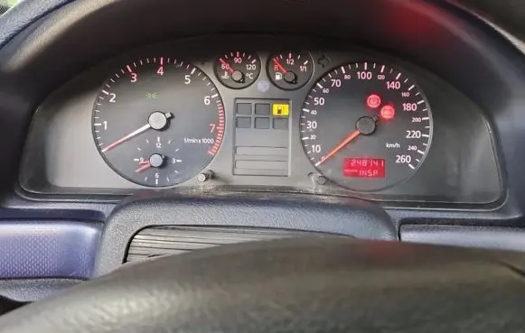 Speedometer (instrument cluster)
