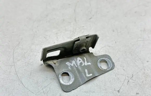 Chevrolet Malibu Fender mounting bracket 