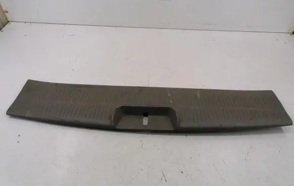 Dodge Caravan Trunk/boot sill cover protection