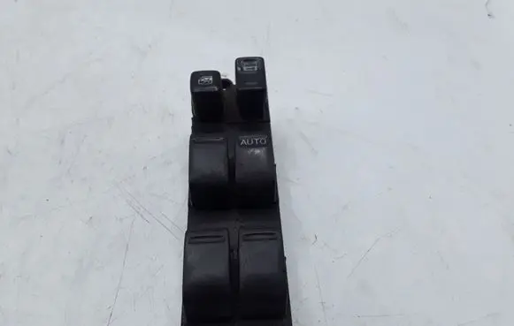Nissan X-Trail T30 Electric window control switch NOCODE