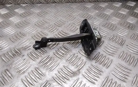 Nissan Leaf I (ZE0) Rear door check strap stopper