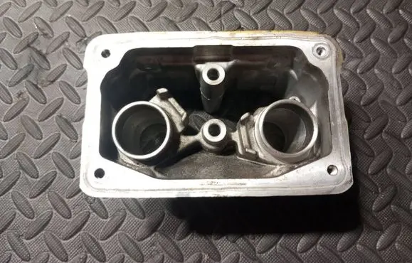 BMW 5 F10 F11 Other cylinder head part 7605104