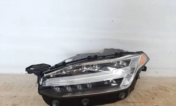 Volvo XC90 Headlight/headlamp 32228300