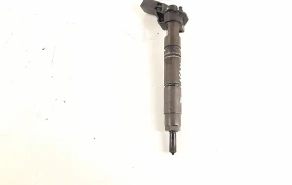 Mercedes-Benz ML W164 Fuel injector 6420700587 6420701987