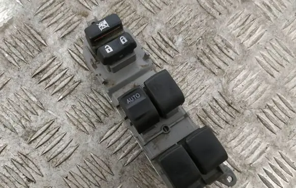 Toyota Urban Cruiser (XP110) Electric window control switch 192835