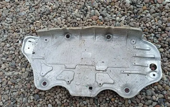 Volkswagen Sharan Exhaust heat shield 7N0825711