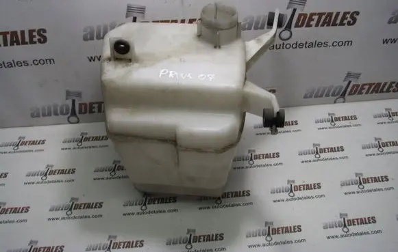 Toyota Prius (XW20) Windshield washer fluid reservoir/tank 1789321030