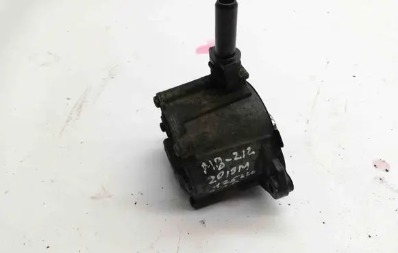 Mercedes-Benz E W212 Vacuum pump A6512300165