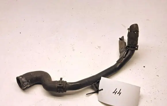 Volkswagen PASSAT B7 Engine coolant pipe/hose 03L122157R