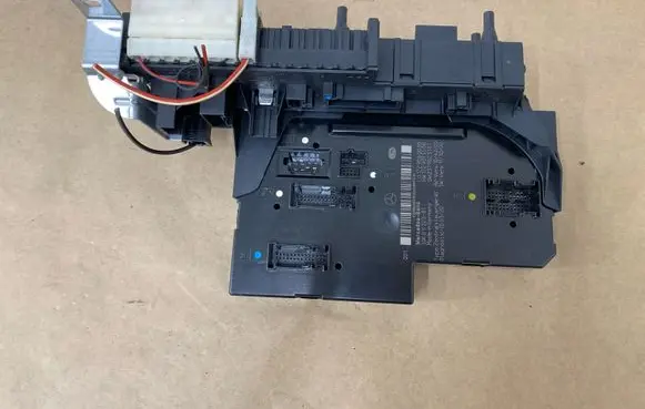 Mercedes-Benz SLK R172 SAM control unit 1729060005