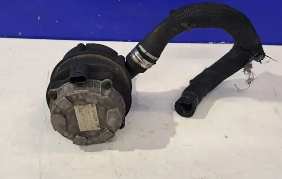 Maserati Ghibli Water pump 670005347 0392024053