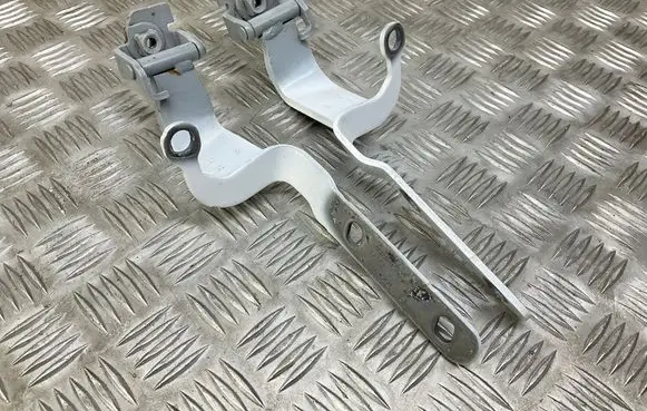 Audi A7 S7 4G Tailgate/trunk/boot hinge 4G8827299 4G8827300