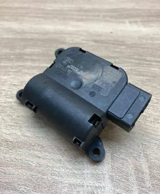 Audi A3 S3 8P Air flap motor/actuator 1K0907511 0132801345