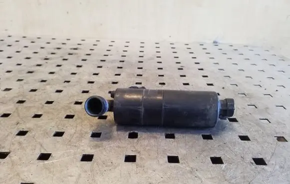 Toyota Avensis T220 Windscreen/windshield washer pump