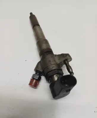 Nissan Navara D23 Fuel injector 166000372R